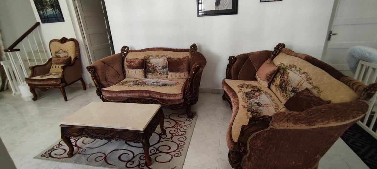 Apartment In Dar Homestay Дар ес Саалам Екстериор снимка