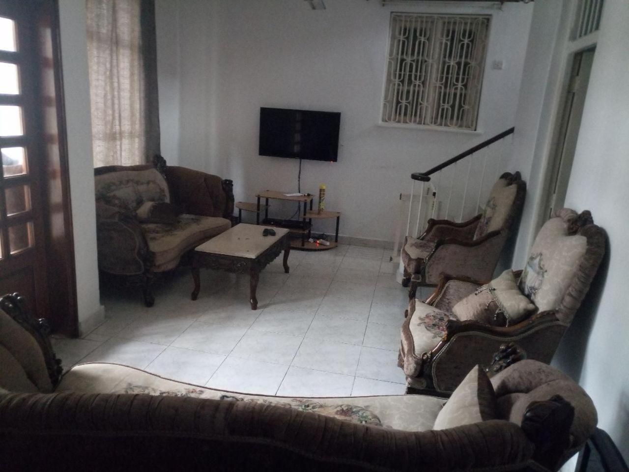 Apartment In Dar Homestay Дар ес Саалам Екстериор снимка